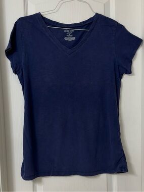 Level Eight Maternity navy blue short sleeve V-neck t-shirt 100% cotton size L